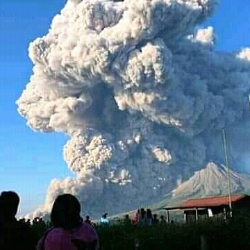 Indonesia: Imponente Eruzione Del Vulcano Sinabung, Colonna Di Cenere E ...