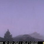 Etna, l’11° parossismo in 3 settimane dal Cratere di Sud-Est: fontane di lava di diverse centinaia di metri e colonna eruttiva di 7,5km [FOTO]