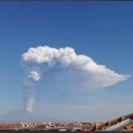 Eruzione Etna: cessata la fontana di lava, prosegue l’emissione di cenere