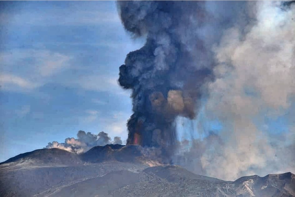 etna eruzione oggi