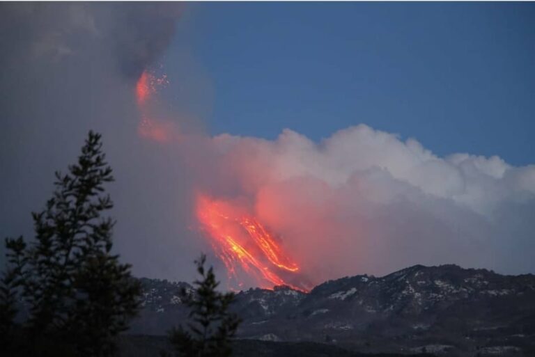 etna eruzione oggi