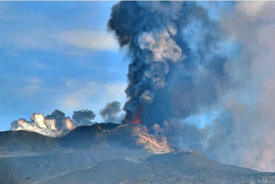 etna eruzione oggi