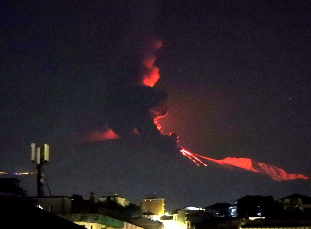 etna flusso piroclastico 24 marzo 2021