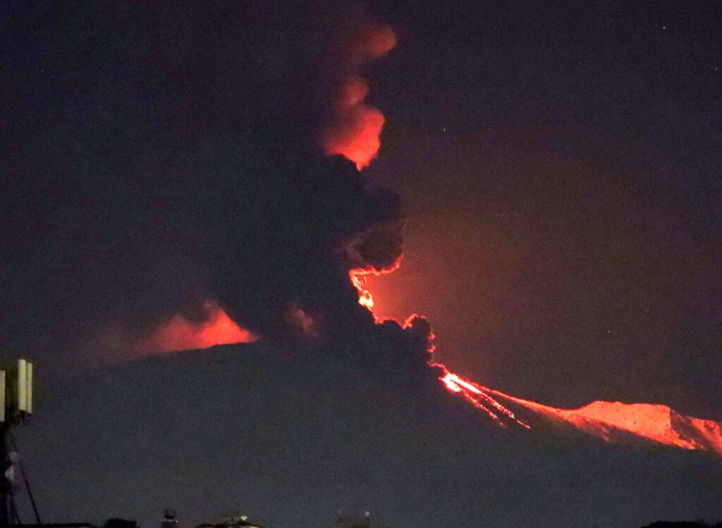 etna flusso piroclastico 24 marzo 2021