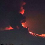 Etna, durante il 16° parossismo s’è verificato un imponente flusso piroclastico. Le FOTO di Boris Behncke