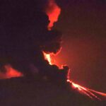 Etna, durante il 16° parossismo s’è verificato un imponente flusso piroclastico. Le FOTO di Boris Behncke