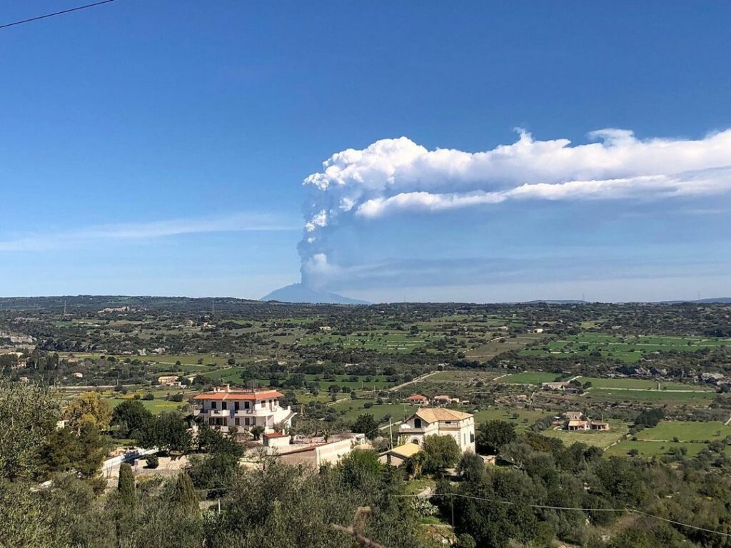 etna oggi 12 marzo