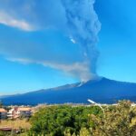 Eruzione Etna, aggiornamento INGV: cessata la fontana di lava, prosegue l’attività stromboliana intracraterica