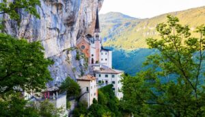 madonna-della-corona