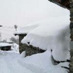 Meteo, 50-60cm di neve in Valle d’Aosta: pericolo forte di valanghe nel nord-ovest della regione [FOTO]