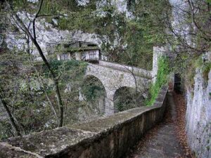 ponte del tiglio