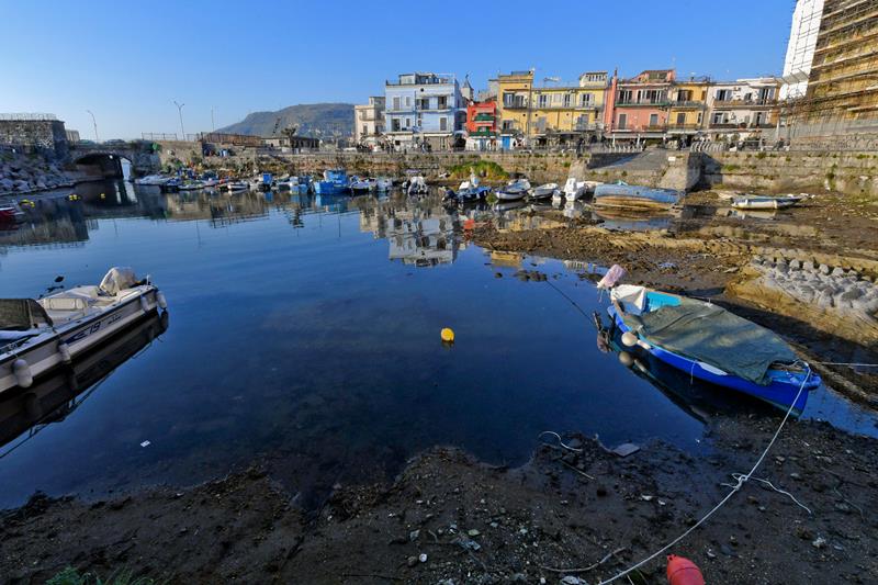 Bradisismo e bassa marea a Pozzuoli