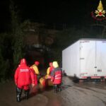 Maltempo Lazio: allagamenti e alberi caduti a Roma, incidenti a Latina, auto intrappolata in sottopasso a Fiumicino [FOTO]