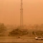 Meteo, enorme tempesta di sabbia ingloba il Texas: cielo oscurato in pieno giorno e visibilità a zero [FOTO e VIDEO]