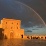 Meteo, dopo la pioggia, un meraviglioso tramonto con arcobaleno al Centro-Sud: le bellissime immagini da Roma allo Stretto di Messina [FOTO]