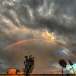 Meteo, dopo la pioggia, un meraviglioso tramonto con arcobaleno al Centro-Sud: le bellissime immagini da Roma allo Stretto di Messina [FOTO]