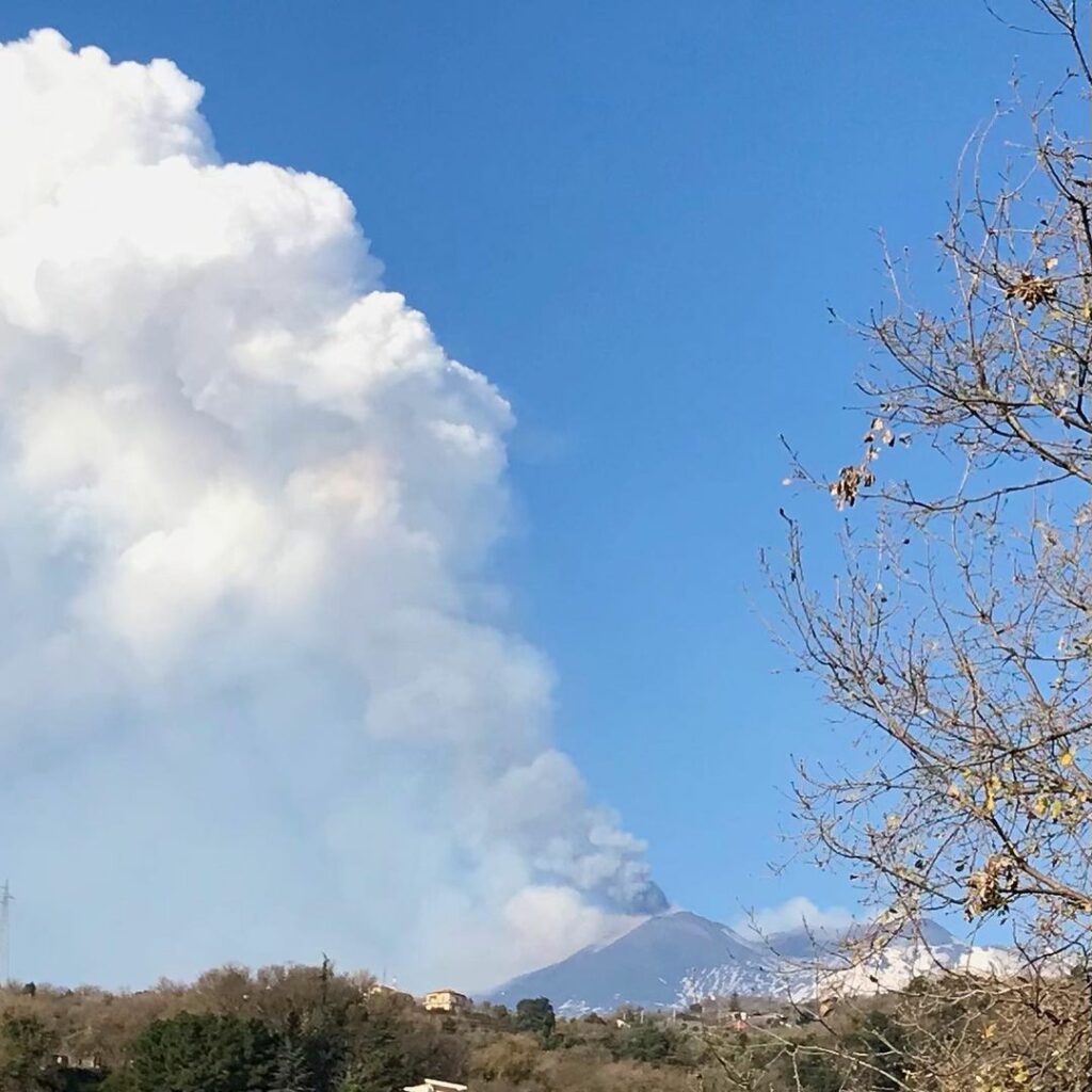 eruzione etna 1 aprile 2021