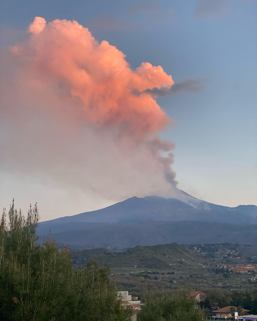 eruzione etna oggi cenere