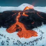 Islanda, l’eruzione del vulcano Fagradalsfjall continua: si apre una quarta fessura, le spettacolari immagini dall’alto [FOTO e VIDEO]