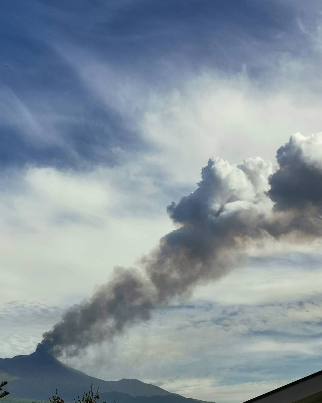 etna eruzione oggi