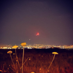 Etna in eruzione nella notte, l’esperto: “è una sequenza eruttiva, inevitabilmente un giorno avremo un’eruzione molto problematica ma non adesso”. Foto e webcam in diretta