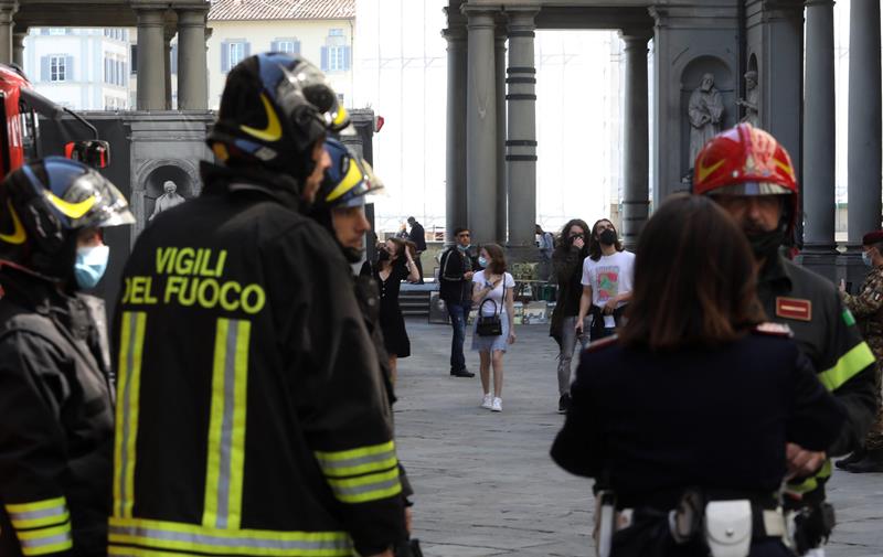 fumo uffizi firenze