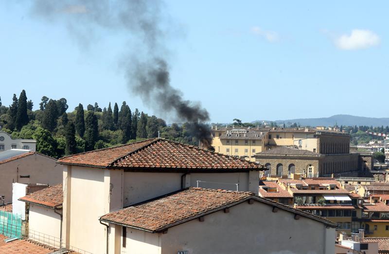 fumo uffizi firenze