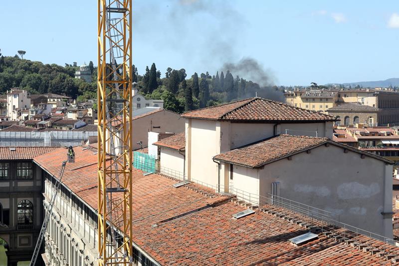 fumo uffizi firenze