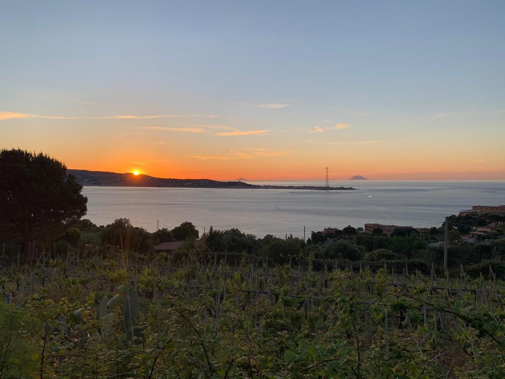 tramonto stretto di messina 16 maggio 2021