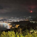 Etna, ancora esplosioni dopo il parossismo della notte: torna operativo l’aeroporto di Catania [FOTO]