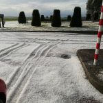 Maltempo Piemonte, forti grandinate nel Vercellese: alberi abbattuti e uno spesso strato di ghiaccio nelle strade di Borgosesia, Balocco ricoperta di bianco [FOTO e VIDEO]