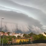 Maltempo, temporali lungo la costa adriatica: shelf cloud ad Osimo, 34mm di pioggia ad Ancona [FOTO e VIDEO]