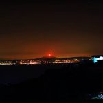 Etna, nuova eruzione da paura nella notte: fontane di lava alte mille metri, “la terra trema senza sosta da un’ora” – LIVE