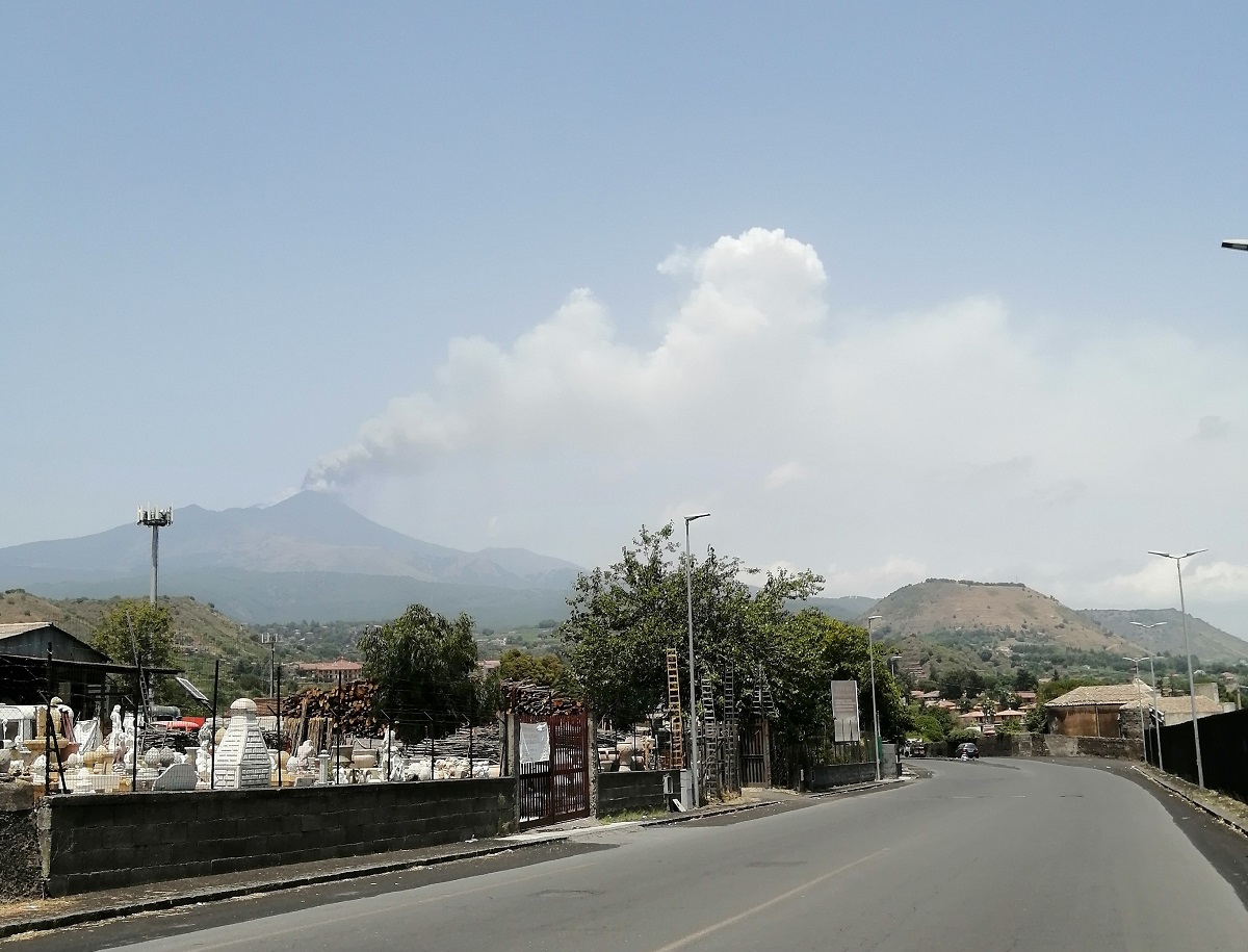 etna eruzione oggi 14 luglio