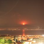 L’Etna fa paura a Catania nella notte: pioggia pietre vulcaniche sulla città, “è un terremoto continuo” – FOTO