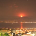 L’Etna fa paura a Catania nella notte: pioggia pietre vulcaniche sulla città, “è un terremoto continuo” – FOTO