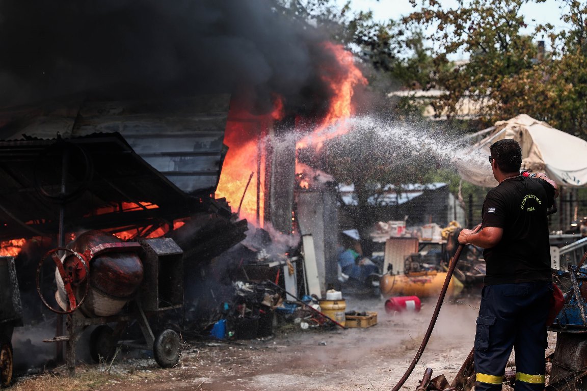 incendio grecia attica