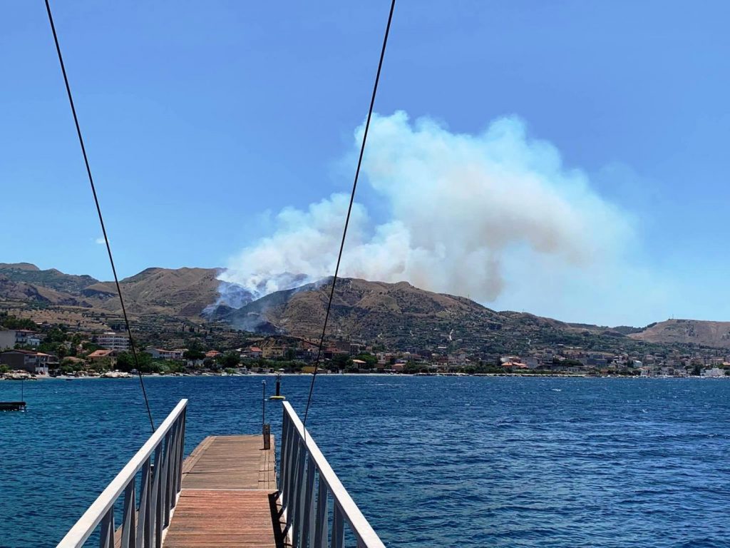 incendio reggio calabria 11 luglio