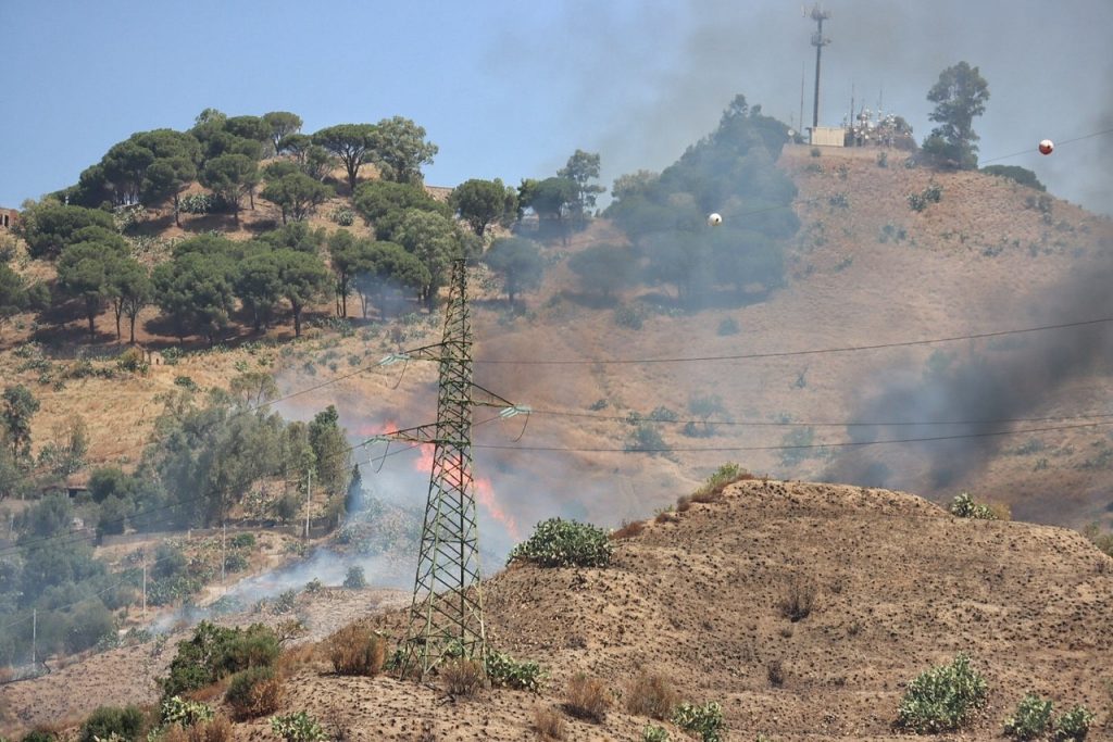 incendio reggio calabria pentimele