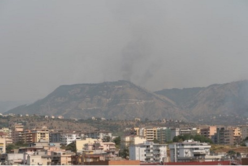 incendio zona sud reggio calabria 30 luglio