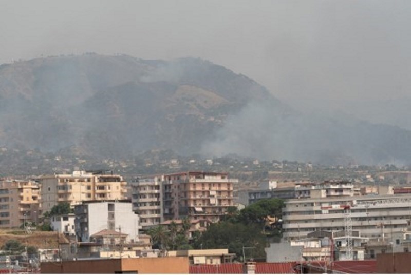 incendio zona sud reggio calabria 30 luglio