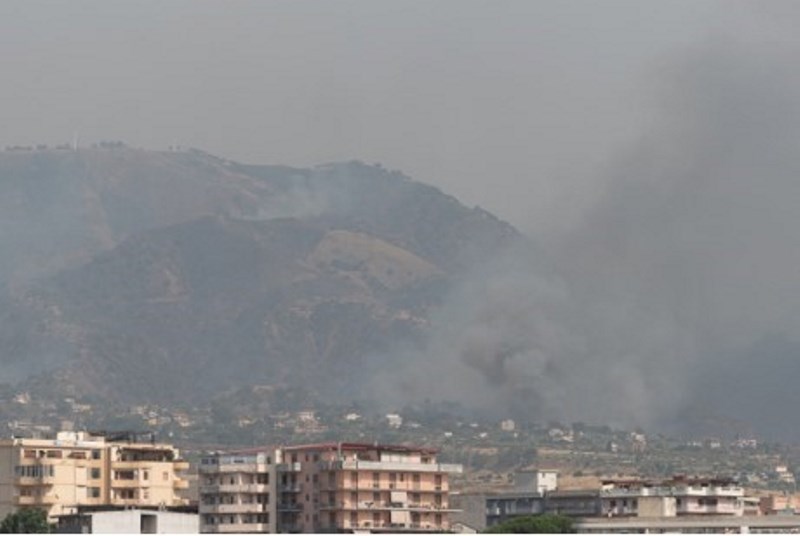 incendio zona sud reggio calabria 30 luglio