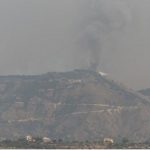 Reggio Calabria, situazione sempre più difficile per l’incendio che assedia la città: non bastano 4 mezzi aerei, altro canadair in arrivo da Napoli