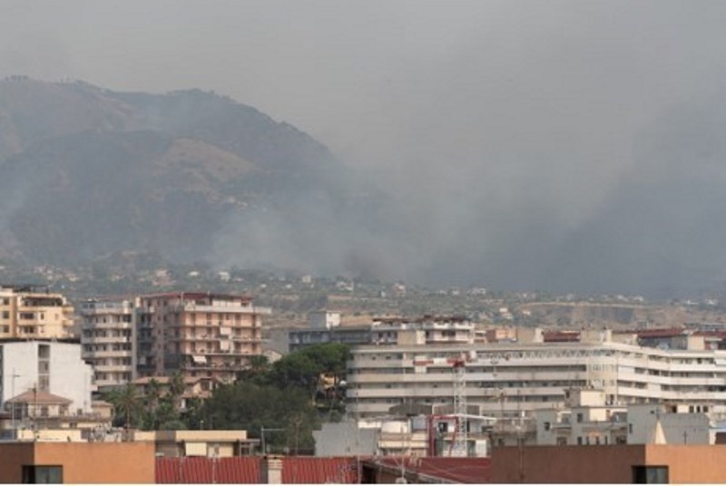 incendio zona sud reggio calabria 30 luglio