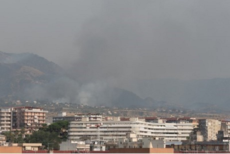 incendio zona sud reggio calabria 30 luglio