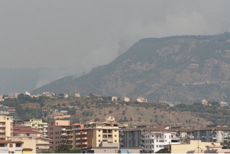 incendio zona sud reggio calabria 30 luglio