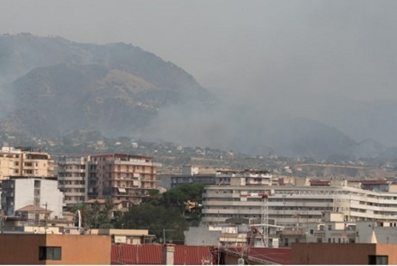 incendio zona sud reggio calabria 30 luglio