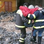 Forte maltempo nel Comasco, la casa è investita da un fiume di fango: anziana salvata dai Vigili del Fuoco – FOTO e VIDEO