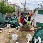 Maltempo, violento tornado devasta Falconara Marittima: ombrelloni e lettini scaraventati lungo la ferrovia, distrutti due stabilimenti – FOTO e VIDEO