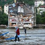 Turchia devastata dal maltempo: 27 morti, migliaia di evacuati, ponti crollati e frane [FOTO]